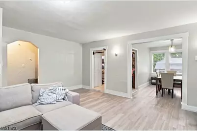 27 Philip Pl, Irvington, NJ 07111 - Photo 6