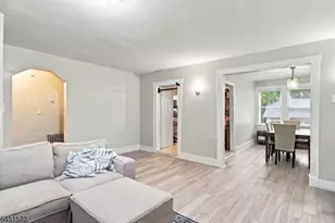 27 Philip Pl, Irvington, NJ 07111 - Photo 6
