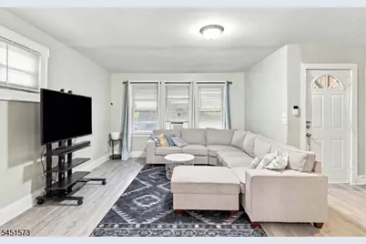 27 Philip Pl, Irvington, NJ 07111 - Photo 2