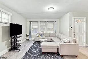 27 Philip Pl, Irvington, NJ 07111 - Photo 2
