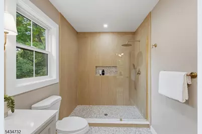 166 Lincoln St, Montclair, NJ 07042 - Photo 18