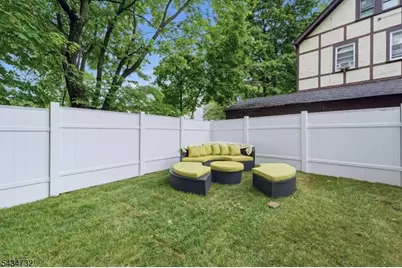 166 Lincoln St, Montclair, NJ 07042 - Photo 32