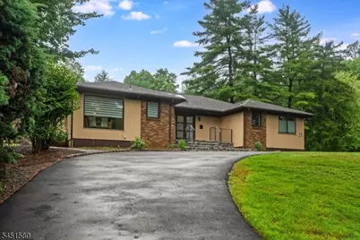 25 N Hillside Ave, Livingston, NJ 07039 - Photo 2