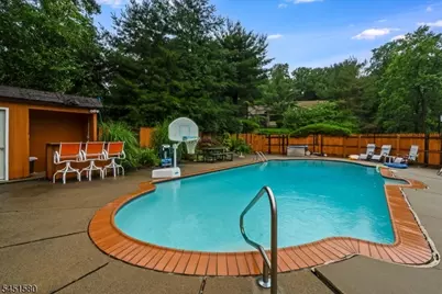 25 N Hillside Ave, Livingston, NJ 07039 - Photo 30
