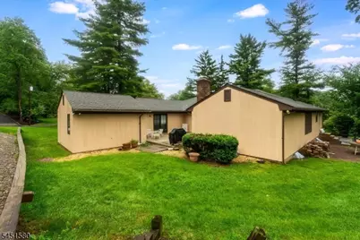 25 N Hillside Ave, Livingston, NJ 07039 - Photo 32