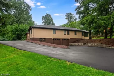 25 N Hillside Ave, Livingston, NJ 07039 - Photo 4