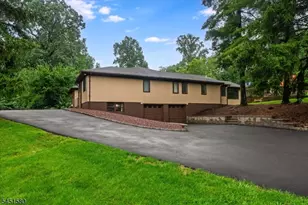 25 N Hillside Ave, Livingston, NJ 07039 - Photo 4