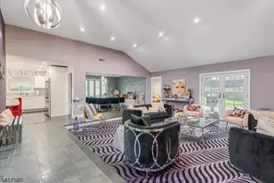 25 N Hillside Ave, Livingston, NJ 07039 - Photo 8