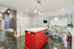 25 N Hillside Ave, Livingston, NJ 07039 - Photo 18