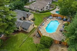 25 N Hillside Ave, Livingston, NJ 07039 - Photo 2
