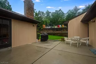 25 N Hillside Ave, Livingston, NJ 07039 - Photo 34