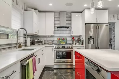 25 N Hillside Ave, Livingston, NJ 07039 - Photo 14