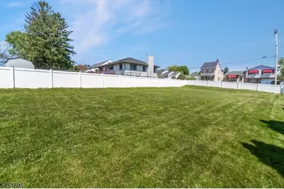 355 Kent St, Phillipsburg, NJ 08865 - Photo 2