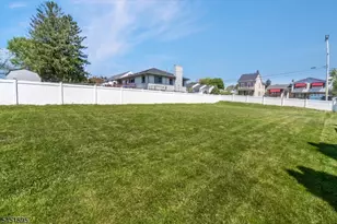 355 Kent St, Phillipsburg, NJ 08865 - Photo 2