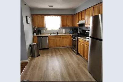 14 Governor St, Newark, NJ 07102 - Photo 2