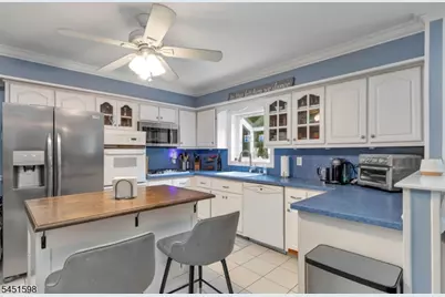 18 E Francis Ave, Marlboro Township, NJ 07751 - Photo 12