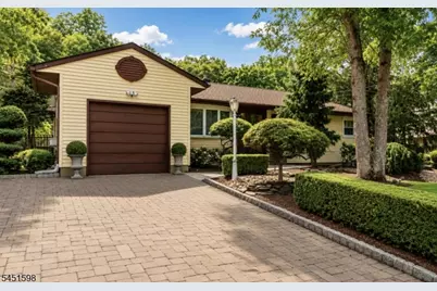 18 E Francis Ave, Marlboro Township, NJ 07751 - Photo 2
