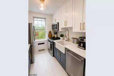 8750 Boulevard East #5E, North Bergen Twp., NJ 07047 - Photo 4