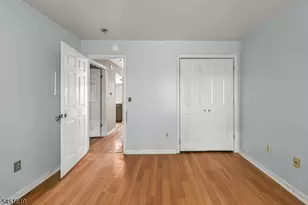 20 Mulford Ct, Roseland, NJ 07068 - Photo 8