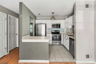 20 Mulford Ct, Roseland, NJ 07068 - Photo 18