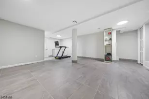 9 Burnet Hill Rd, Livingston, NJ 07039 - Photo 38