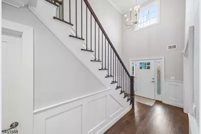 9 Burnet Hill Rd, Livingston, NJ 07039 - Photo 2