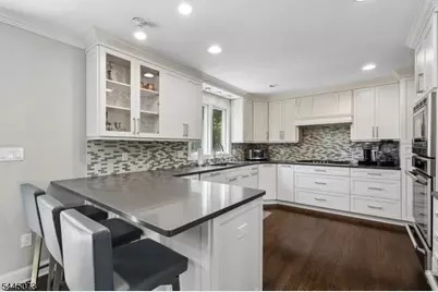 27 Shadowlawn Dr, Livingston, NJ 07039 - Photo 8