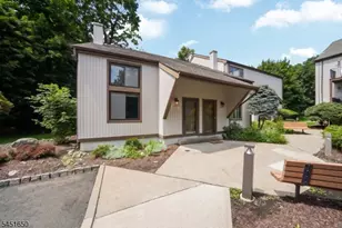 111 Alpine Ct, Stanhope, NJ 07874 - Photo 2