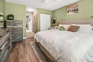 705 Thoreau Ct, Mahwah, NJ 07430 - Photo 4