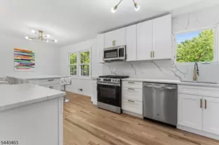 8 Crest Dr, Bridgewater Twp., NJ 08805 - Photo 22