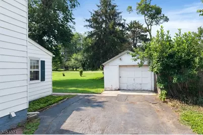 65 Washington St, Rocky Hill, NJ 08553 - Photo 4