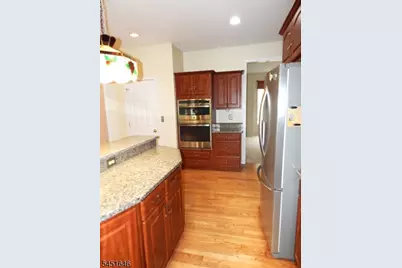 80 Plum Brook Rd, Raritan Township, NJ 08822 - Photo 12