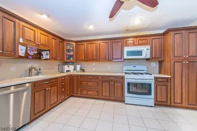 7 Bowfell Ct, Wayne, NJ 07470 - Photo 8