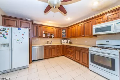 7 Bowfell Ct, Wayne, NJ 07470 - Photo 10