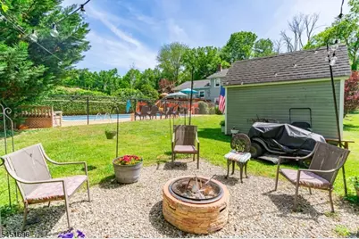320 Horseneck Rd, Fairfield, NJ 07004 - Photo 24