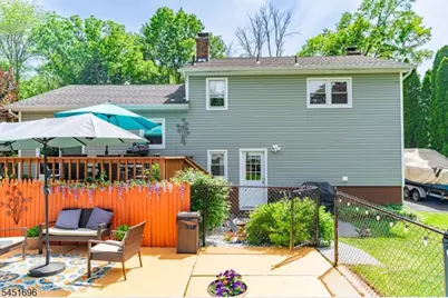 320 Horseneck Rd, Fairfield, NJ 07004 - Photo 26
