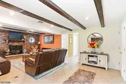320 Horseneck Rd, Fairfield, NJ 07004 - Photo 16