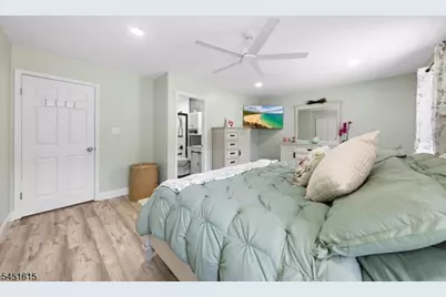 344 Constitution Cir, North Brunswick Township, NJ 08902 - Photo 18
