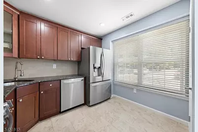 344 Constitution Cir, North Brunswick Township, NJ 08902 - Photo 4