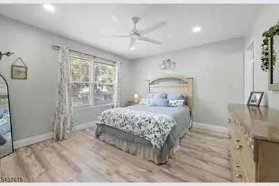 344 Constitution Cir, North Brunswick Township, NJ 08902 - Photo 20