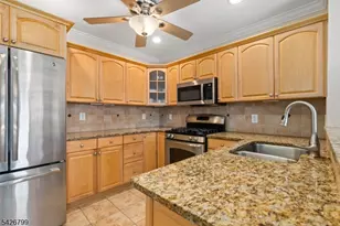 43 Manchester Ct, Kinnelon, NJ 07405 - Photo 4