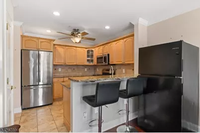 43 Manchester Ct, Kinnelon, NJ 07405 - Photo 2