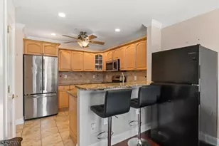 43 Manchester Ct, Kinnelon, NJ 07405 - Photo 2