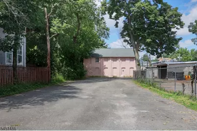 319 E 2nd St, Plainfield, NJ 07060 - Photo 6