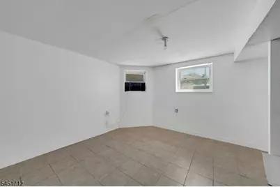 127 N 16th St, East Orange, NJ 07017 - Photo 32