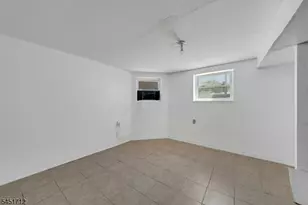 127 N 16th St, East Orange, NJ 07017 - Photo 32