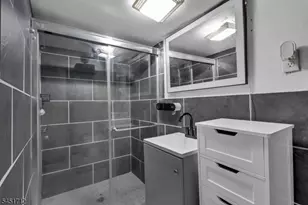 127 N 16th St, East Orange, NJ 07017 - Photo 26