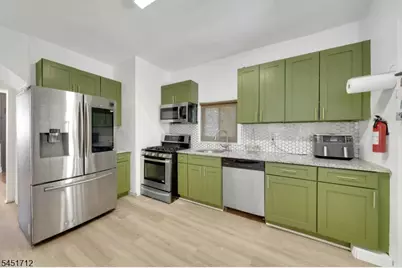 127 N 16th St, East Orange, NJ 07017 - Photo 10