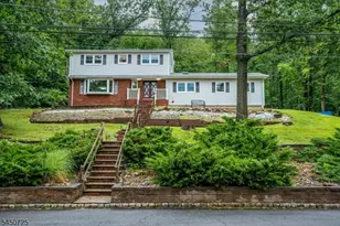 40 Longview Dr, Green Brook Township, NJ 08812 - Photo 1