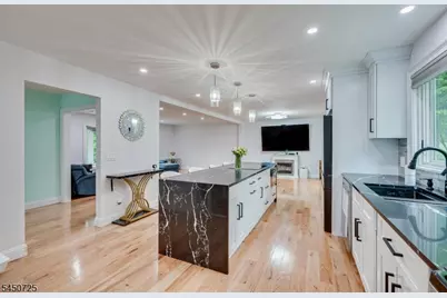 40 Longview Dr, Green Brook Township, NJ 08812 - Photo 14